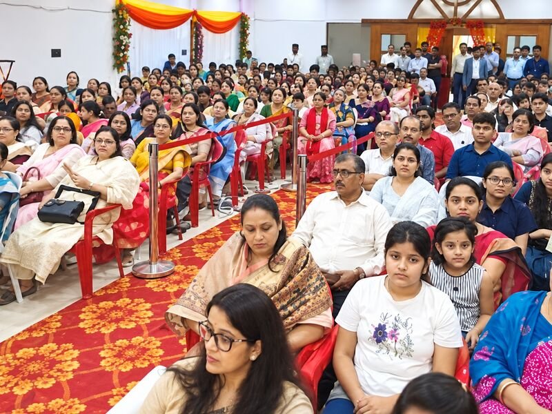 छात्रवृत्ति वितरण — तिनसुकिया एवं गुवाहाटी — चित्र 7